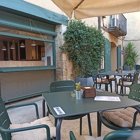 Hotel 3 Arcs Besalu Exterior photo